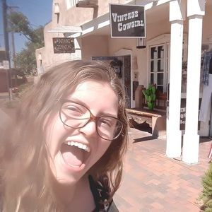 Meet your Posher, Hailey